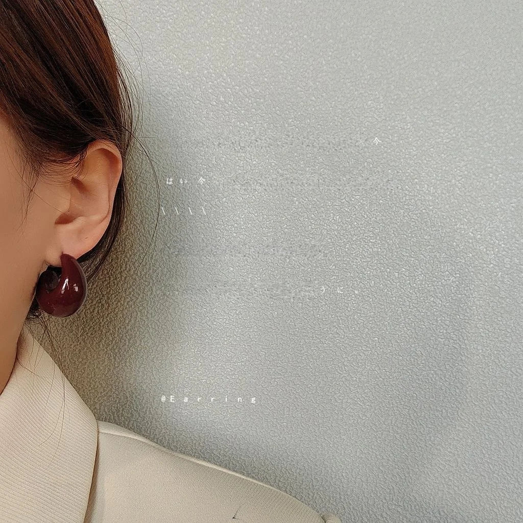Vintage Wine Red Resin Teardrop Stud Earrings For Women Silver Plated Needle Hong Kong Style