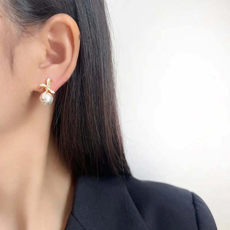 Elegant Enamel Bow Pearl Rhinestone Stud & Clip On No Piercing Gold Alloy Sweet Drop Earrings
