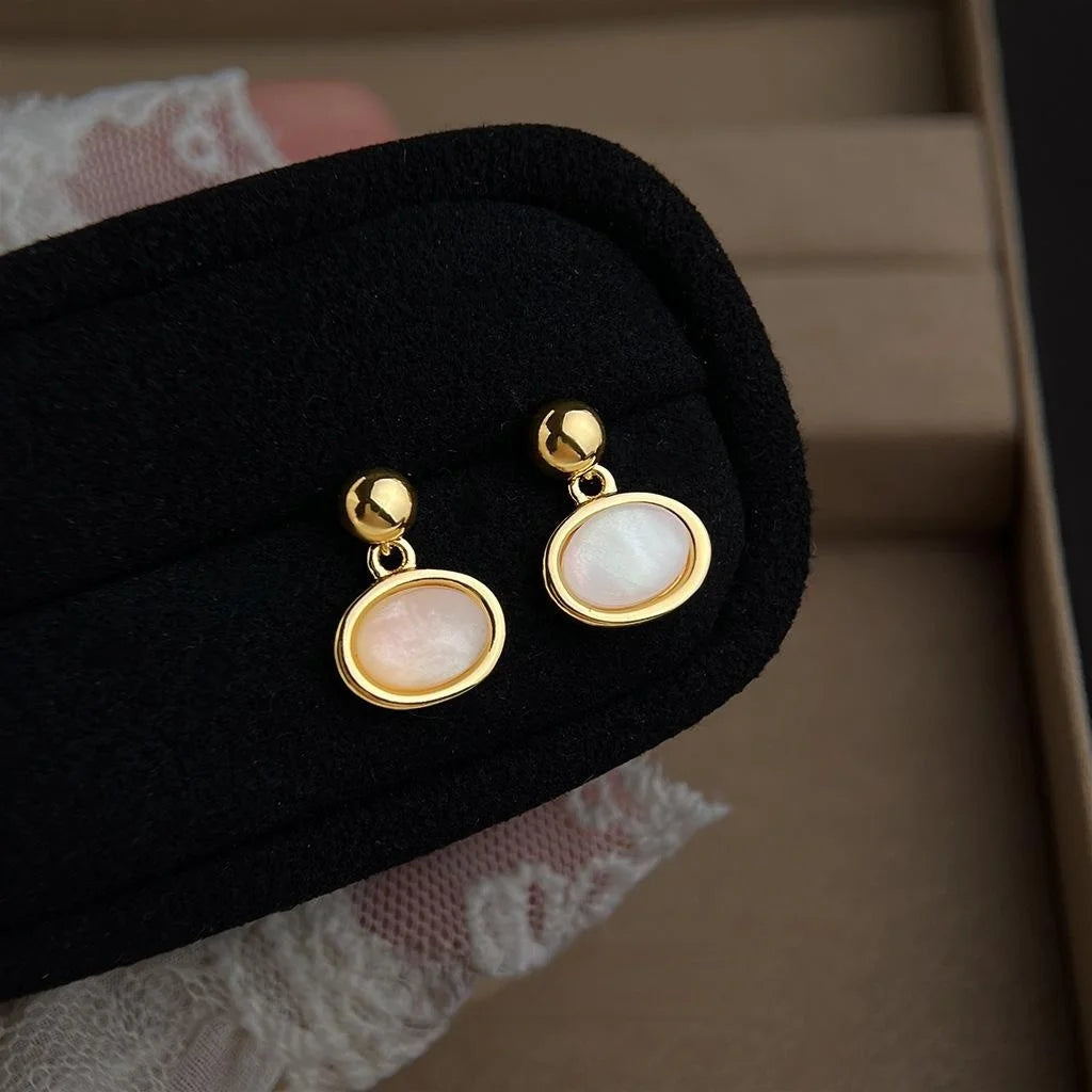 French Light Luxury 14K Gold Plated Copper Oval Stud Earrings For Women