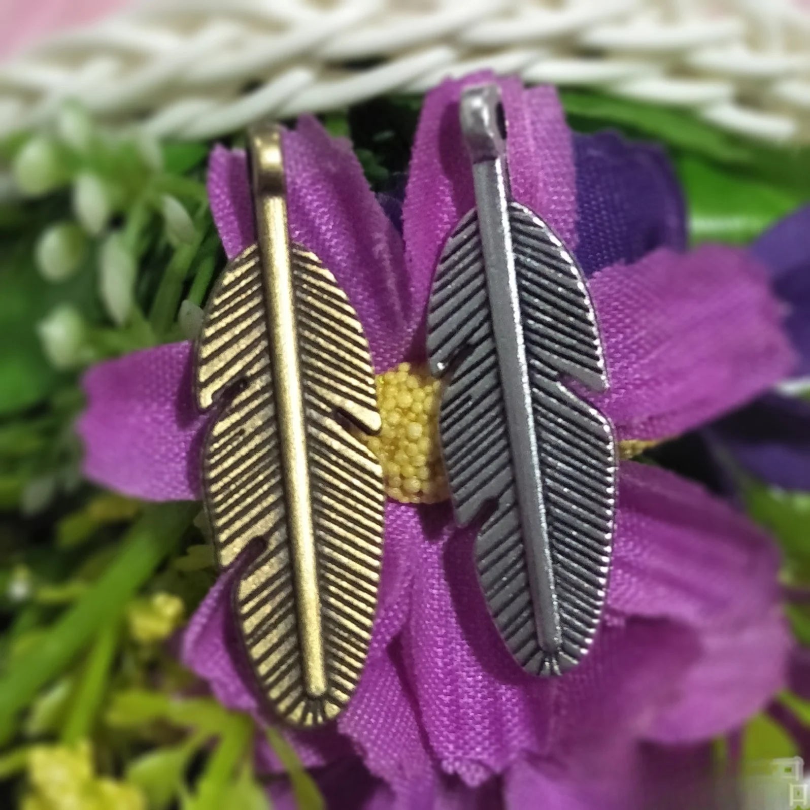 30x9MM Zinc Alloy Feather Charm Pendant for DIY Necklace Bracelet Jewelry Making