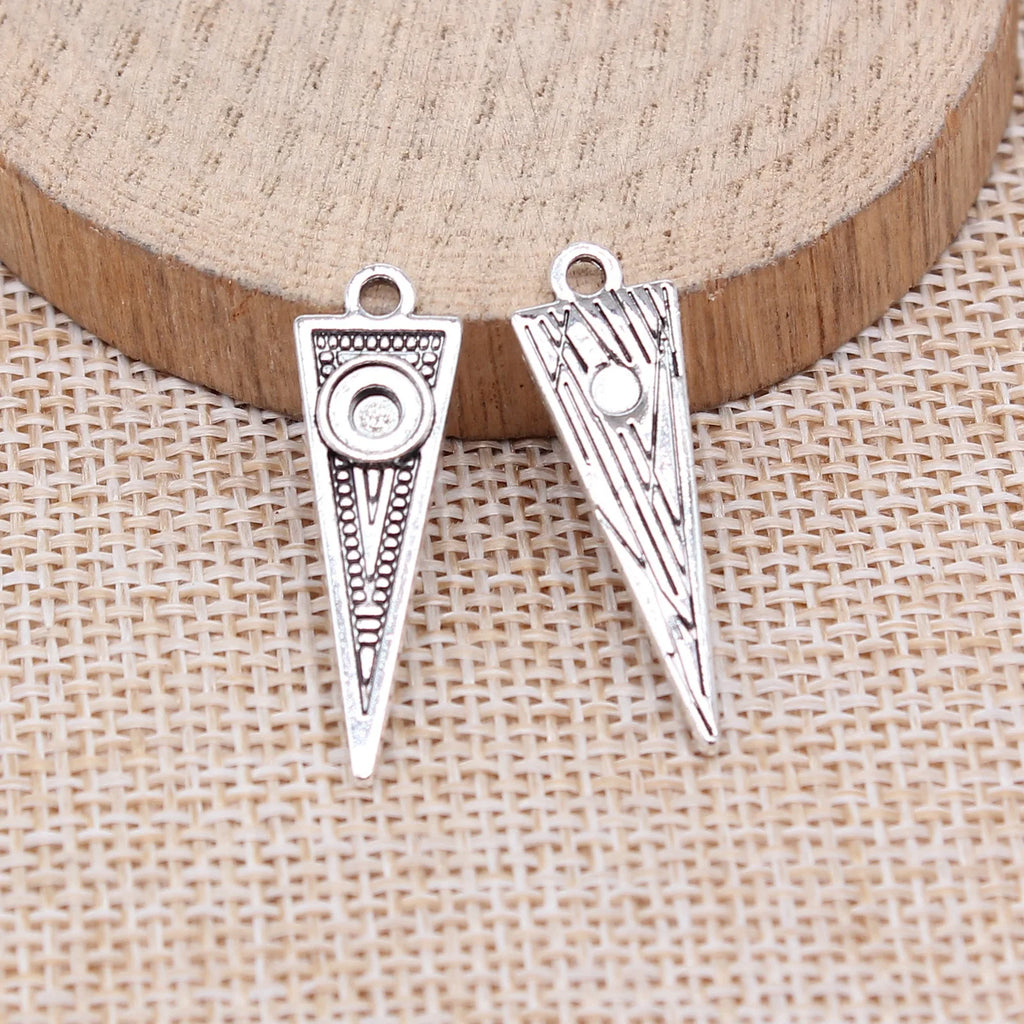 29x9mm 1.3g Antique Silver Zinc Alloy Triangle Charm Pendant for DIY Necklace Bracelet Making