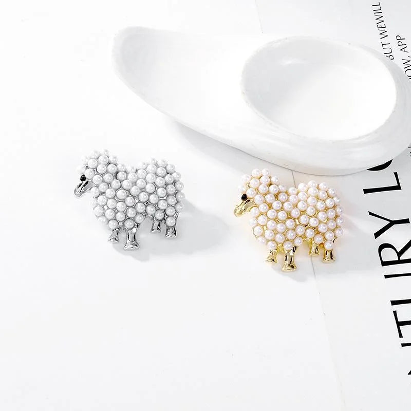 Cute Pearl Sheep Brooch Gold Tone Alloy Animal Lapel Pin Elegant Cardigan Corsage Suit Accessory Gift