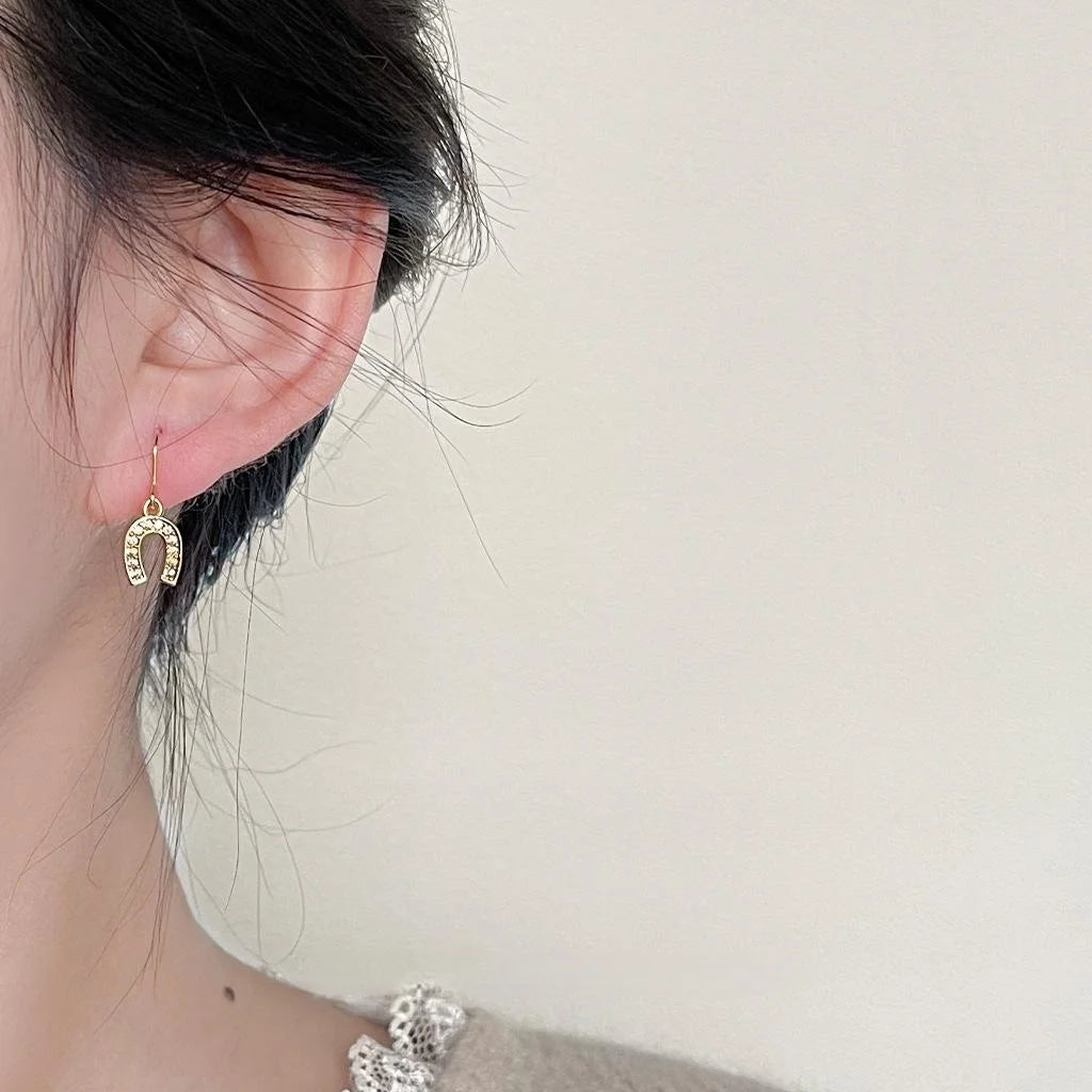 18K Gold Plated Copper U Shape Horseshoe Zircon Drop Earrings For Elegant Commuter Style