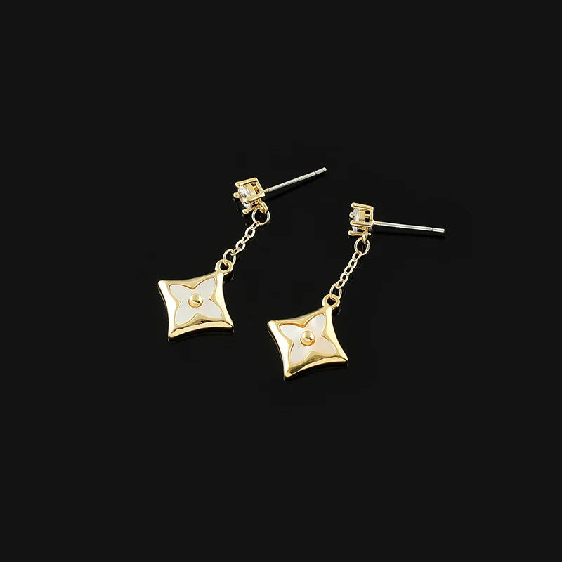 Elegant Gold Alloy White Enamel Shell Spiral Disc Chain Tassel Zircon Stud & Clip On No Piercing Drop Earrings
