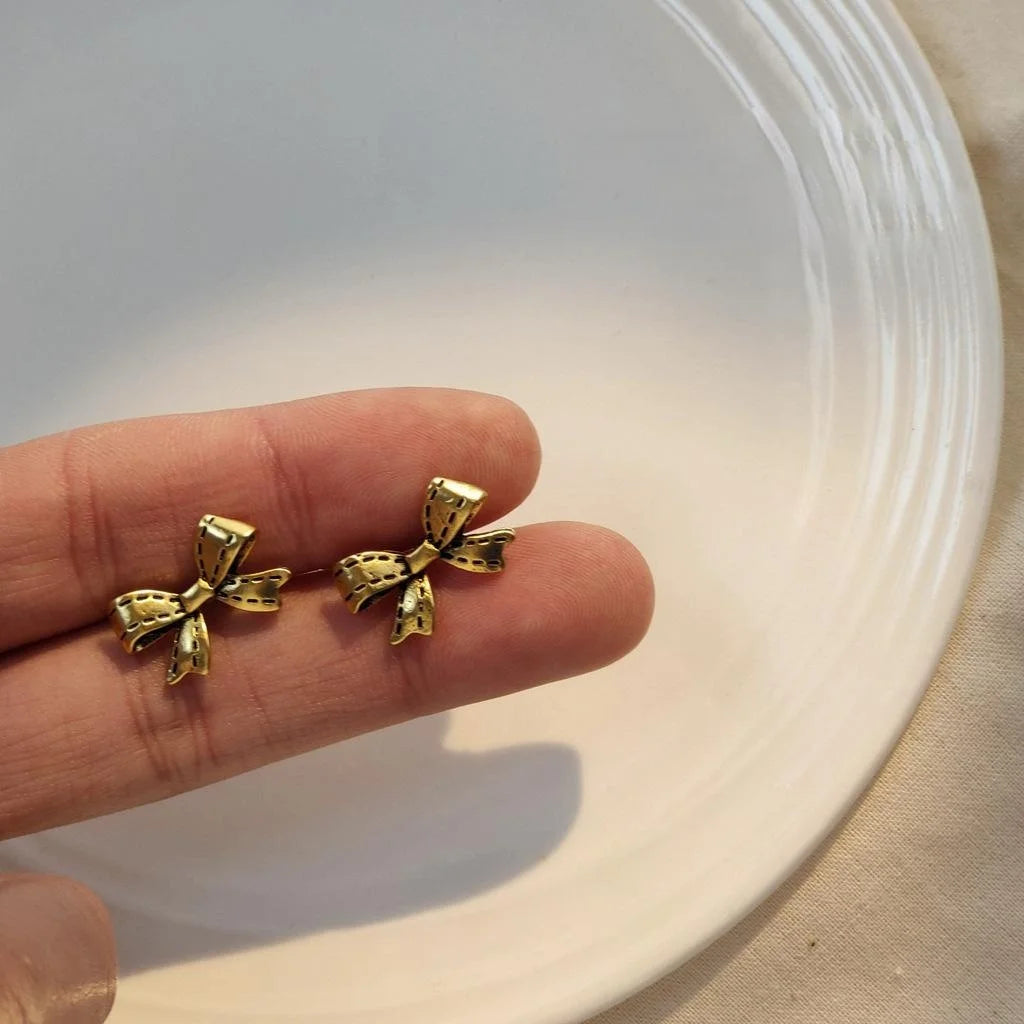 Vintage Hong Kong Style Gold Tone Copper Bow Stud Earrings For Women