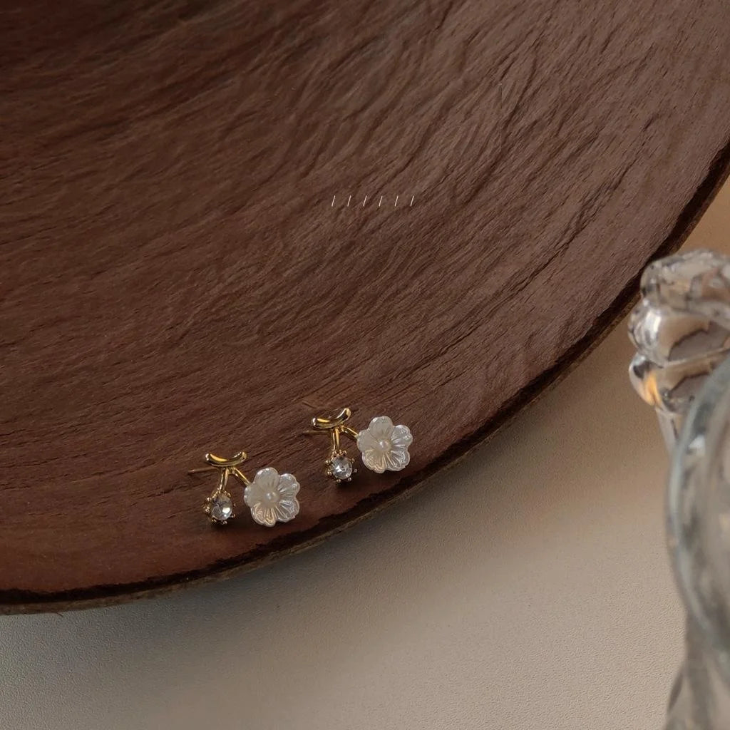 14K Gold Plated Alloy Flower Stud Earrings for Women Fresh Style Ear Jewelry