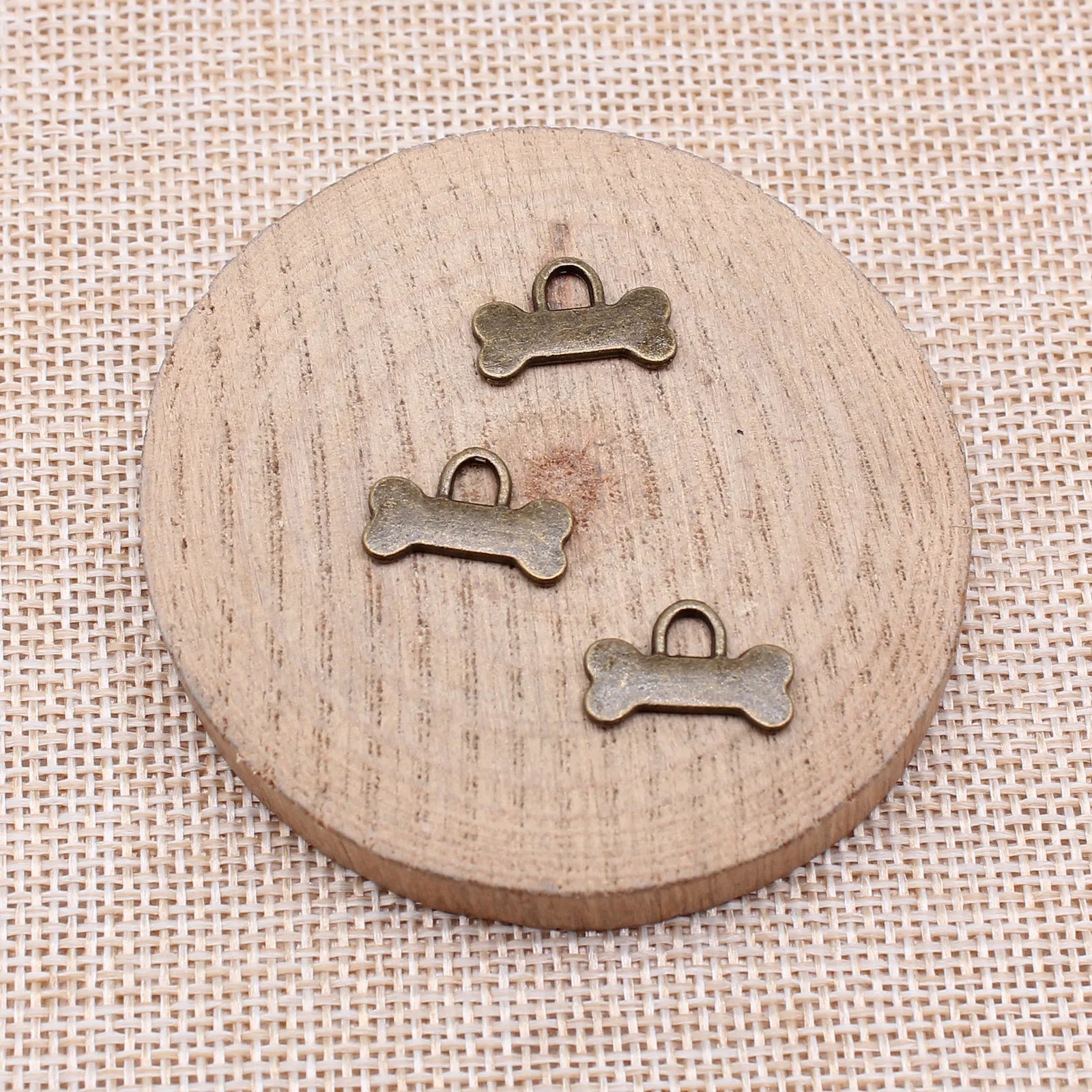 10x16mm 0.93g Antique Bronze Zinc Alloy Bone Charm Pendant for DIY Pet Theme Necklace Bracelet Making
