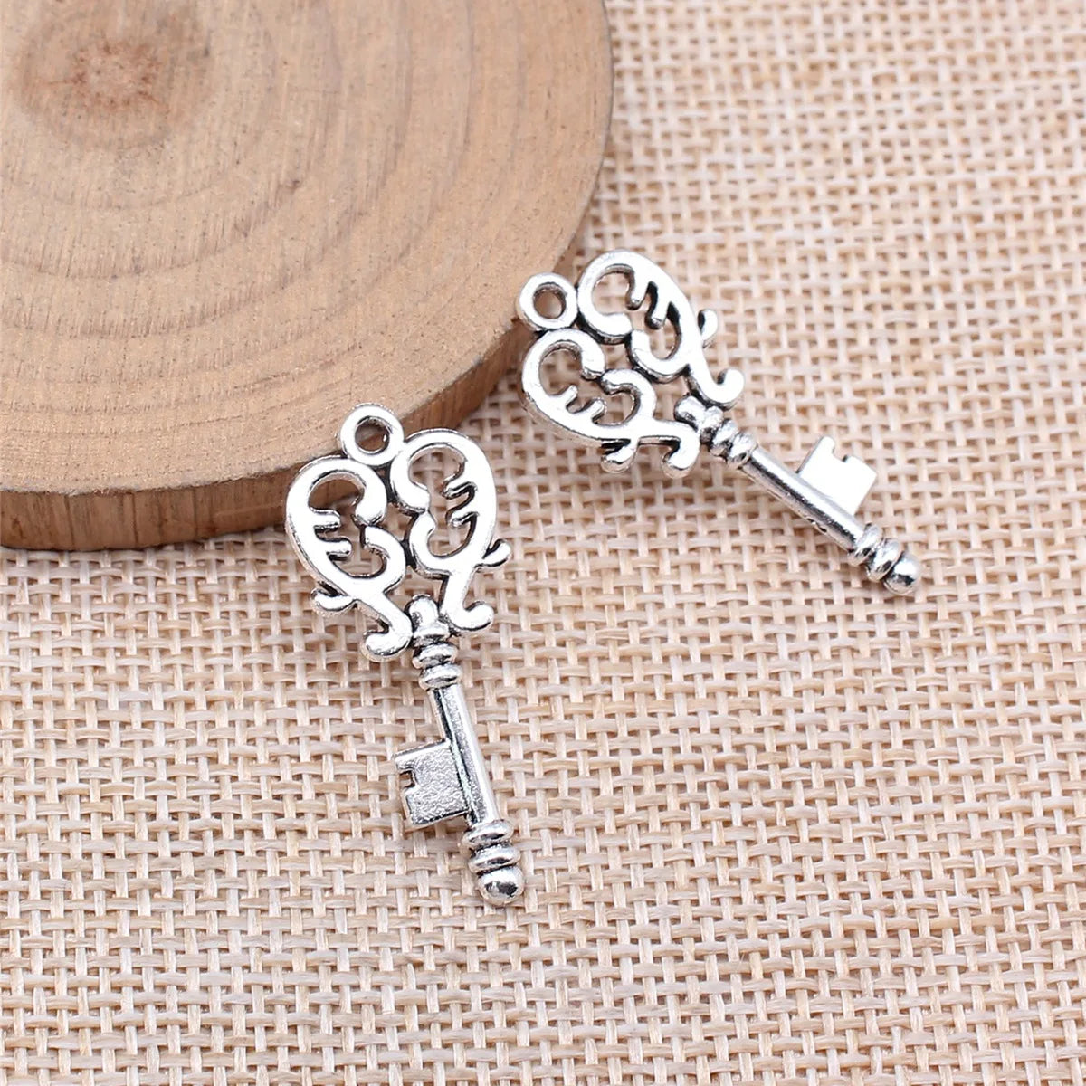 33x14mm 1.8g Antique Silver Zinc Alloy Key Charm Pendant for Bracelet Necklace DIY Jewelry Making