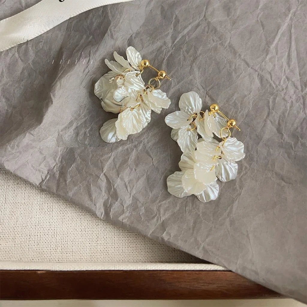 French Vintage Handmade Resin Flower Drop Earrings, Two-Way Sweet Forest Style Posts