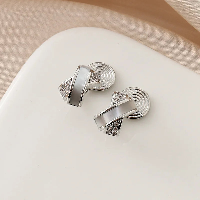Elegant Shell Cross Mother Of Pearl Zircon Alloy Stud & Clip On No Piercing Geometric Hoop Earrings