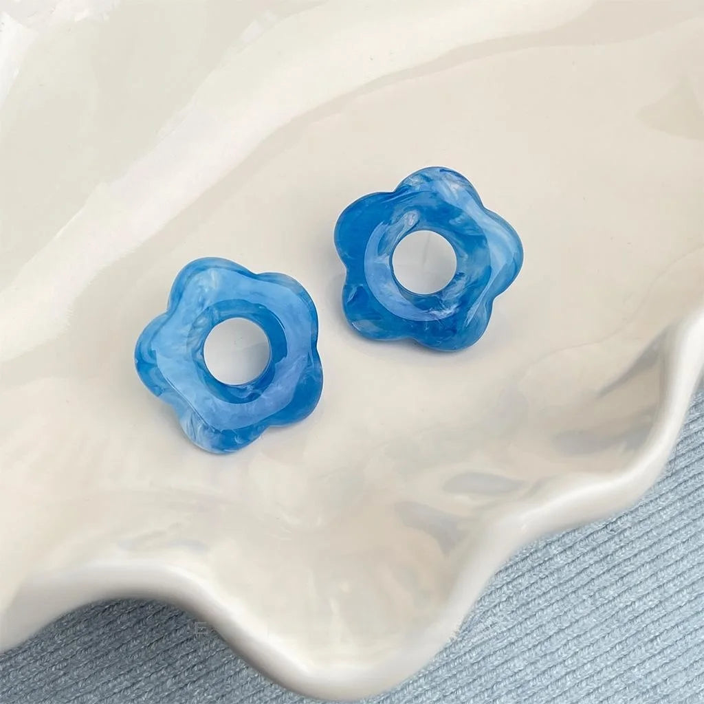 Sweet Gradient Blue Acrylic Hollow Flower Stud Earrings Minimalist Floral Jewelry