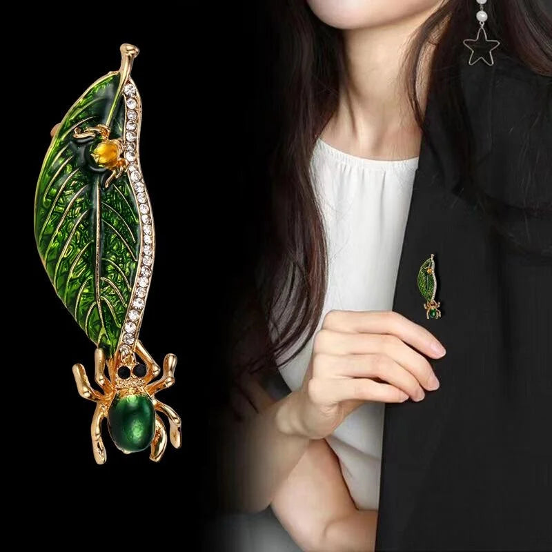 Elegant Green Enamel Leaf And Spider Brooch With Rhinestones, Gold Tone Alloy Lapel Pin Gift