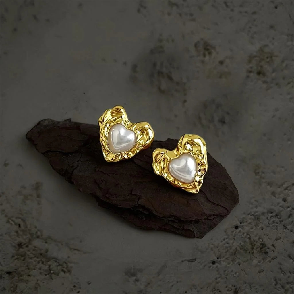 French Vintage Irregular Heart Pearl Stud Earrings Copper Wrinkled Metal Statement Jewelry
