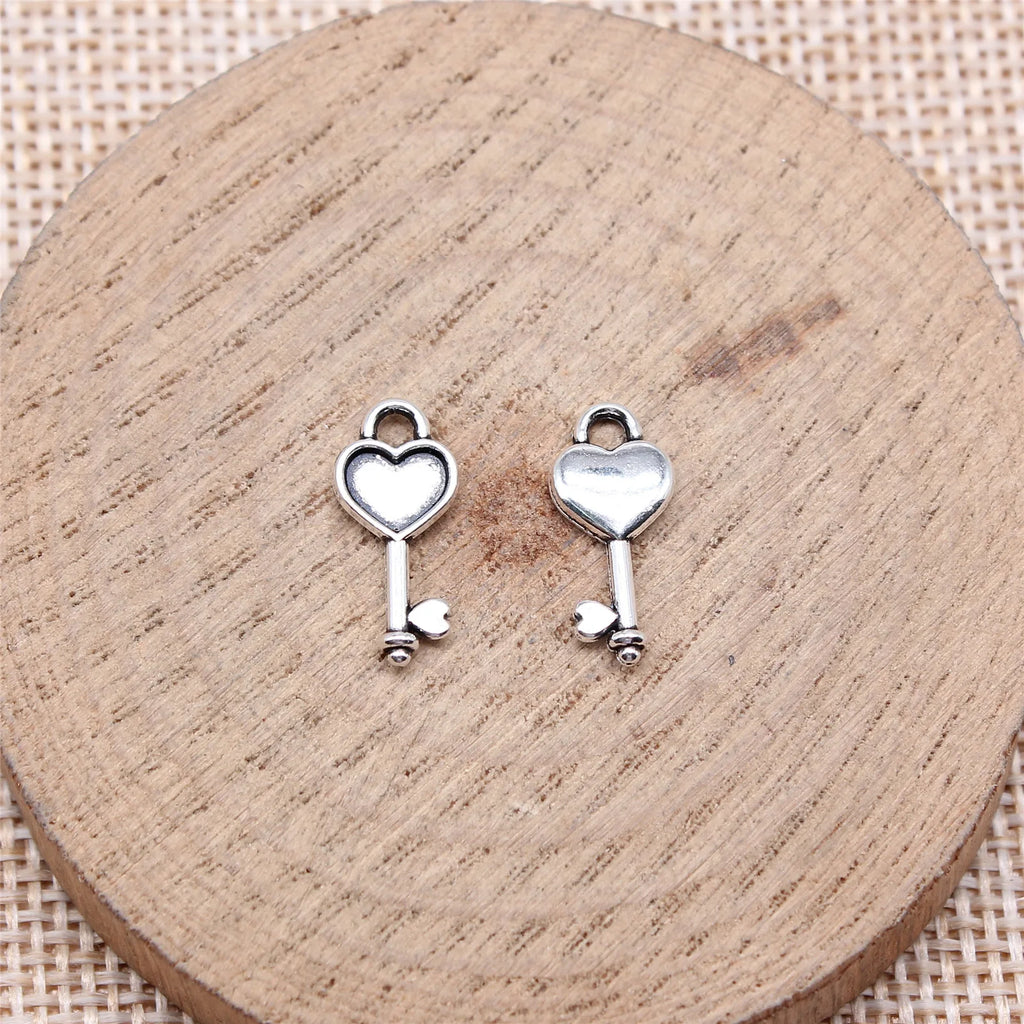16x7mm 0.4g Antique Silver Tone Zinc Alloy Heart Key Charm Pendant for DIY Jewelry Making