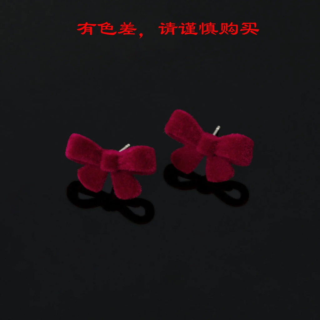 Red Plush Bow Stud & Clip On No Piercing Elegant Furry Knot Alloy Ear Cuff Women's Earrings
