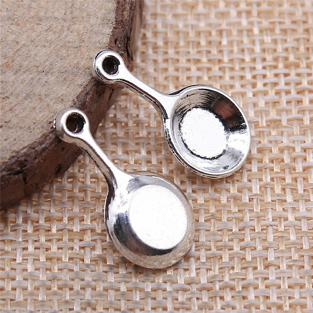 22x10mm 1g Multicolor Zinc Alloy Frying Pan Charm Pendant for DIY Jewelry Accessories