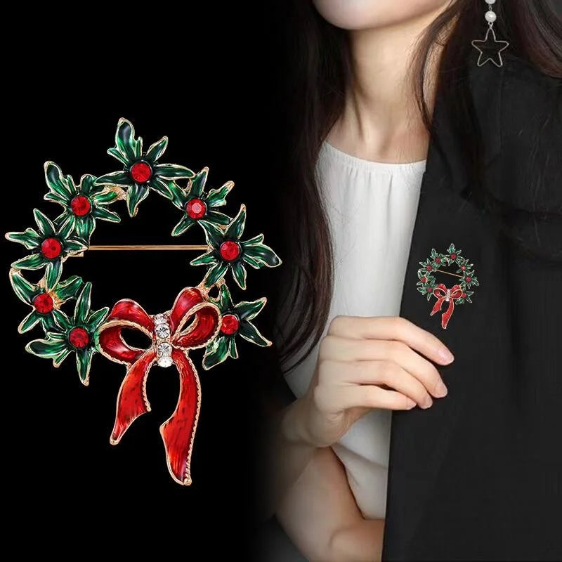 Elegant Enamel Christmas Wreath Brooch With Red Rhinestones, Festive Bow Lapel Pin Corsage Gift