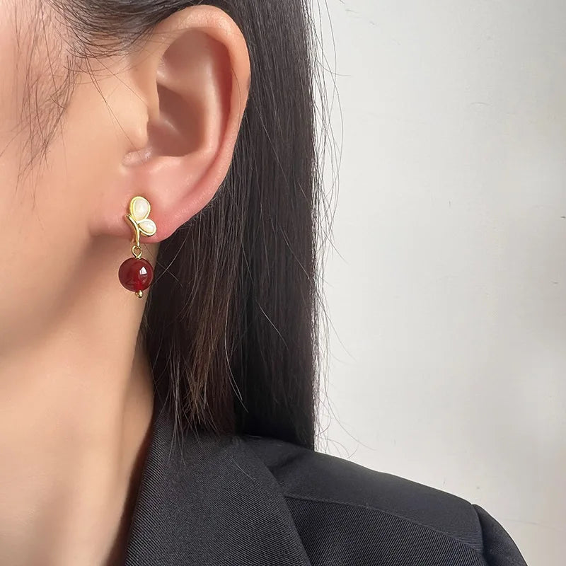 Vintage Shell Butterfly Red Agate Bead Drop Stud & Clip On No Piercing Gold Alloy Earrings