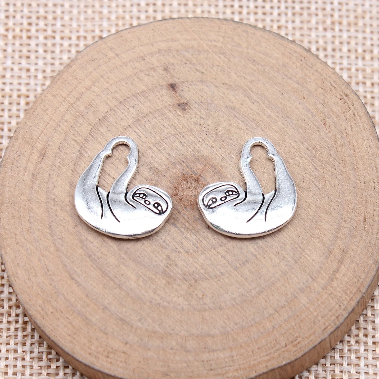 18x16mm 1.6g Antique Silver Zinc Alloy Sloth Charm Pendant for DIY Necklace Bracelet Jewelry Making