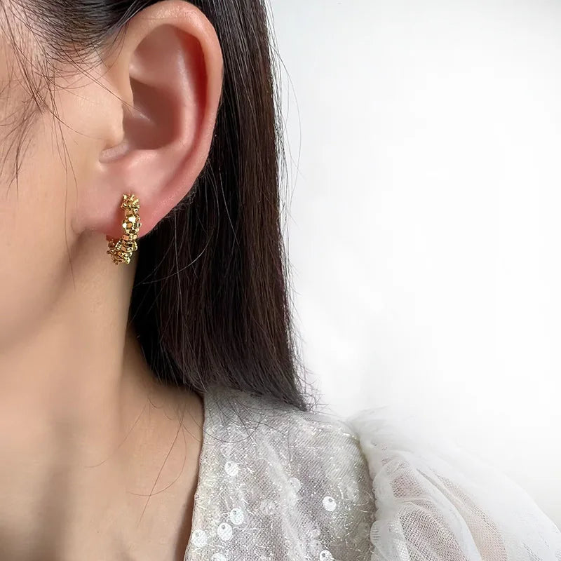 Vintage Spiral Coil Rhinestone Hoop Stud & Clip On No Piercing Minimalist Silver Alloy Earrings