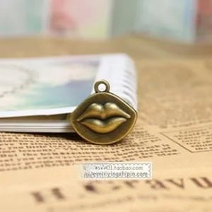 Zinc Alloy Lips Charm Pendant for DIY Necklace Bracelet Jewelry Making — 19×18mm