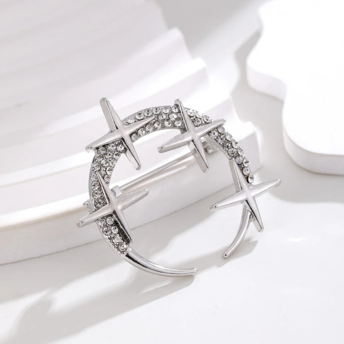 Elegant Rhinestone Crescent Moon And Star Alloy Brooch For Women, Sparkling Lapel Pin Corsage Gift