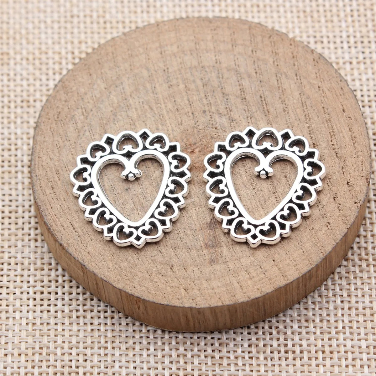 25x23mm 2.7g Antique Silver Zinc Alloy Heart Charm Pendant for Necklace Bracelet DIY Jewelry