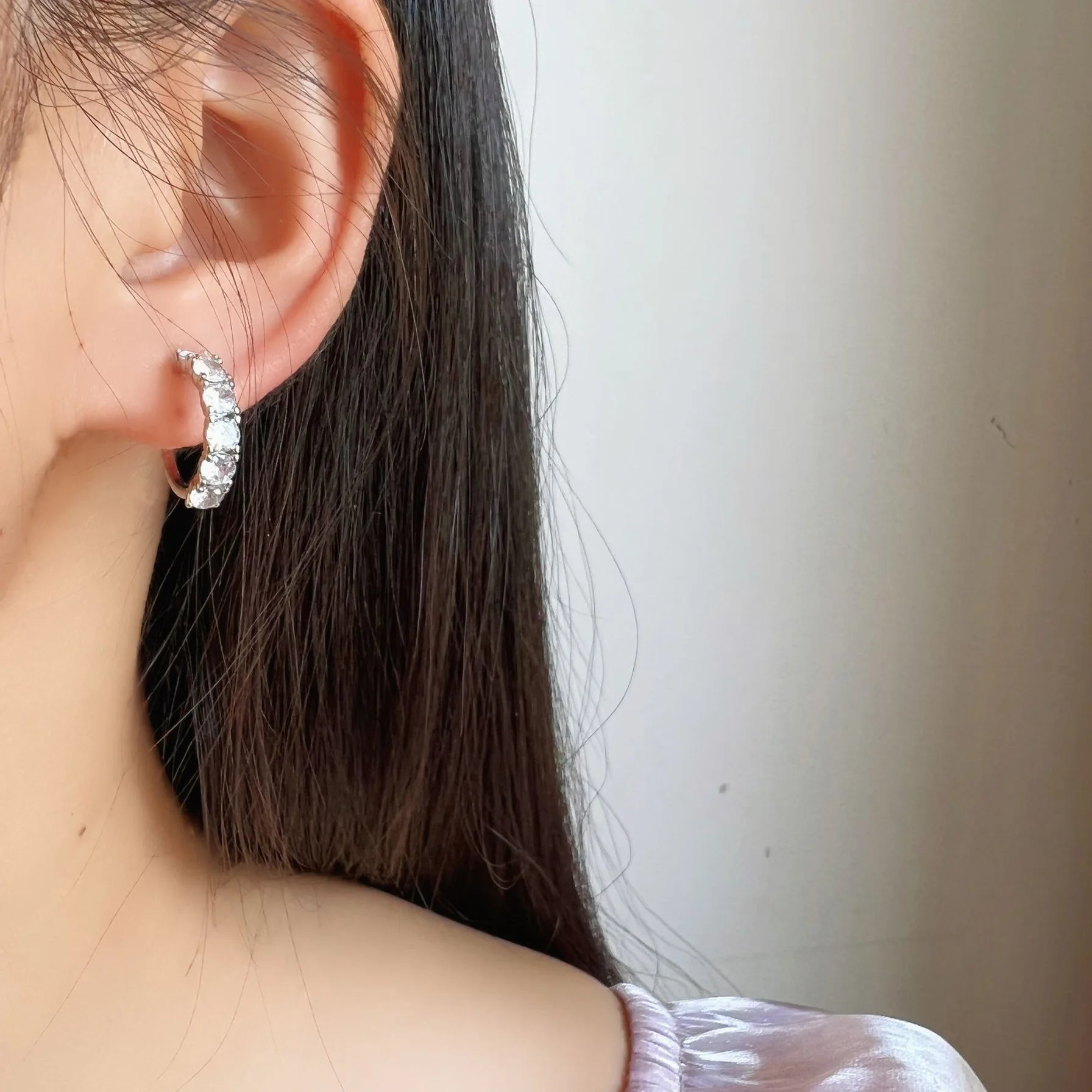 Elegant Spiral Disc Zircon Rhinestone Hoop Stud & Clip On No Piercing Alloy Small Huggie Earrings