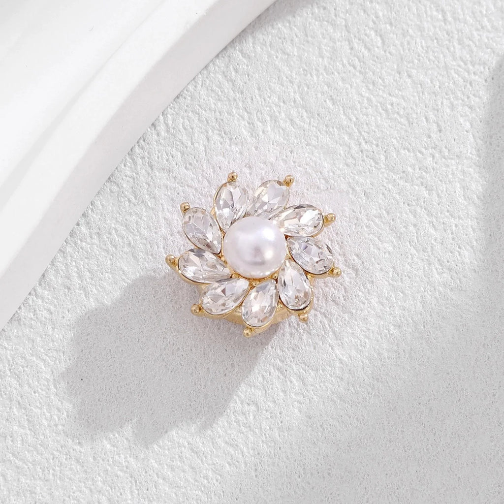 Elegant 3D Flower Magnetic Brooch With Pearl Center, Rhinestone Petals And Gold Alloy Lapel Pin Suit Accessory