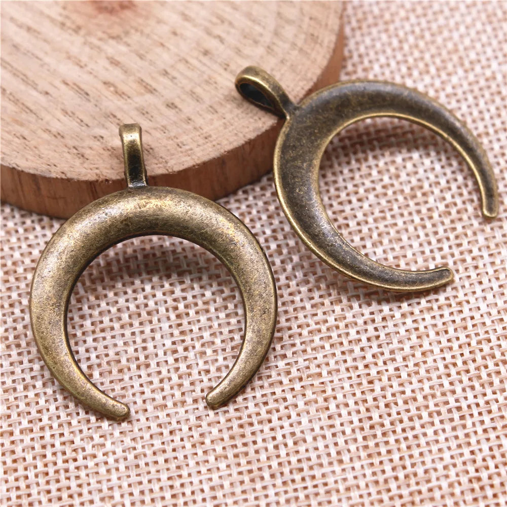 40x33mm 4.3g Multicolor Zinc Alloy Crescent Cow Horn Charm Pendant for DIY Bracelet Necklace Making