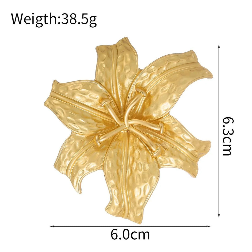 Vintage Irregular Gold Flower Alloy Brooch, Hammered Petal Lapel Pin For Elegant Suit Accessory Gift