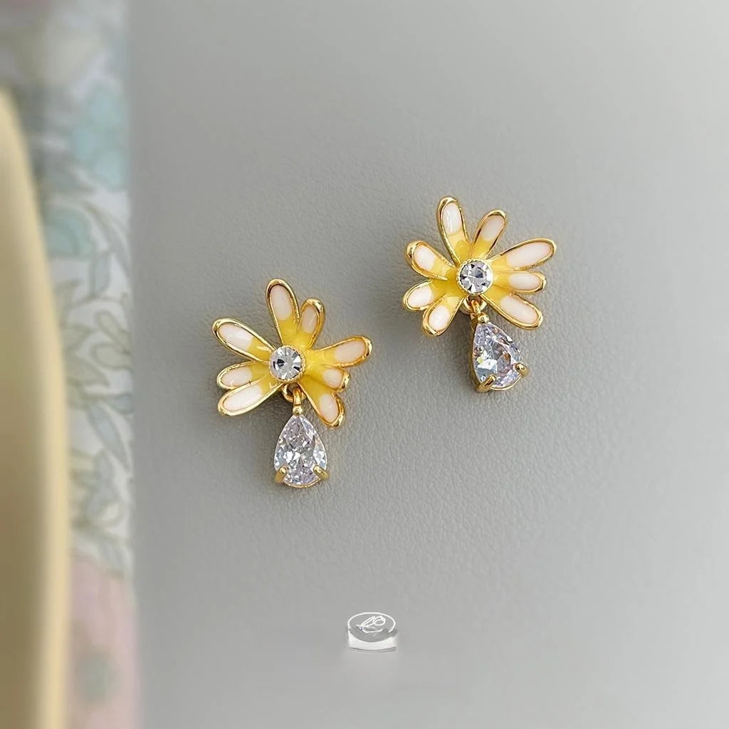 Sweet 14K Gold Plated Copper Yellow Daisy Enamel Zircon Stud Earrings