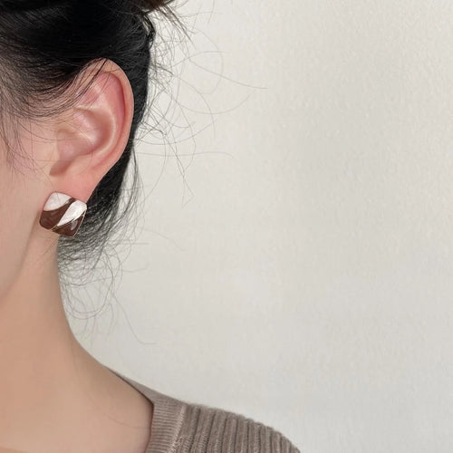 Hong Kong Style Retro Geometric Square Enamel Copper Stud Earrings, Burgundy White Contrast