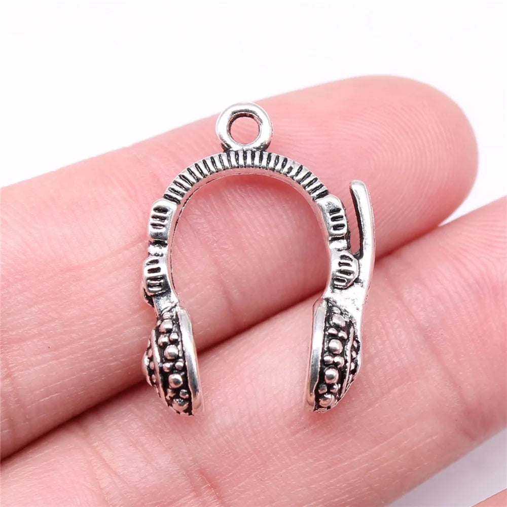 25x18mm 2.9g Antique Silver Zinc Alloy Headphones Charm Pendant for DIY Bracelet Necklace Jewelry Making