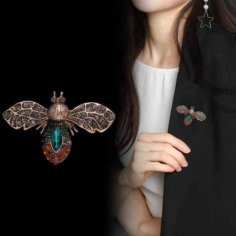 Vintage Bee Brooch With Rhinestone Wings And Emerald Crystal Body, Alloy Lapel Pin For Coat Suit Gift