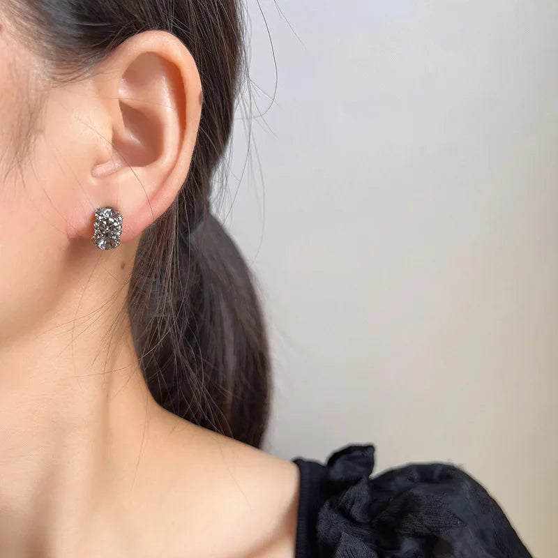 Vintage C Shape Dark Gray Rhinestone Alloy Stud & Clip On No Piercing Luxury Women Earrings