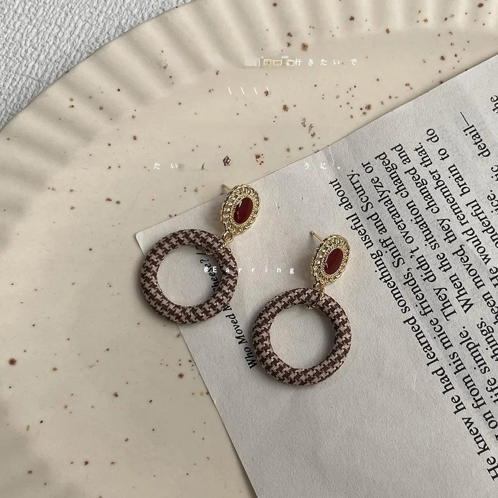 Maillard Style Houndstooth Round Fabric Stud Earrings French Vintage Enamel Drip Jewelry