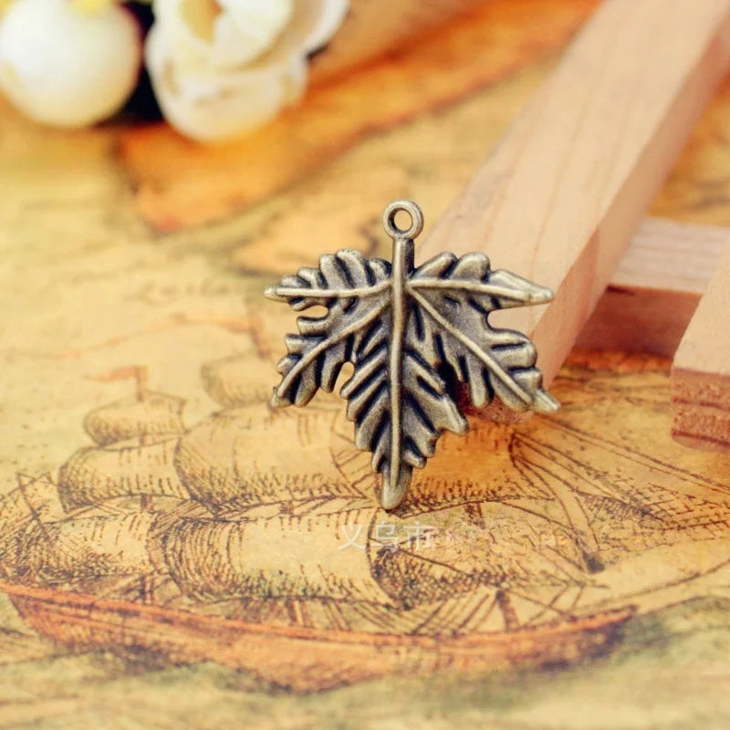 28MM Antique Silver Zinc Alloy Maple Leaf Charm Pendant for DIY Necklace Bracelet Jewelry Making