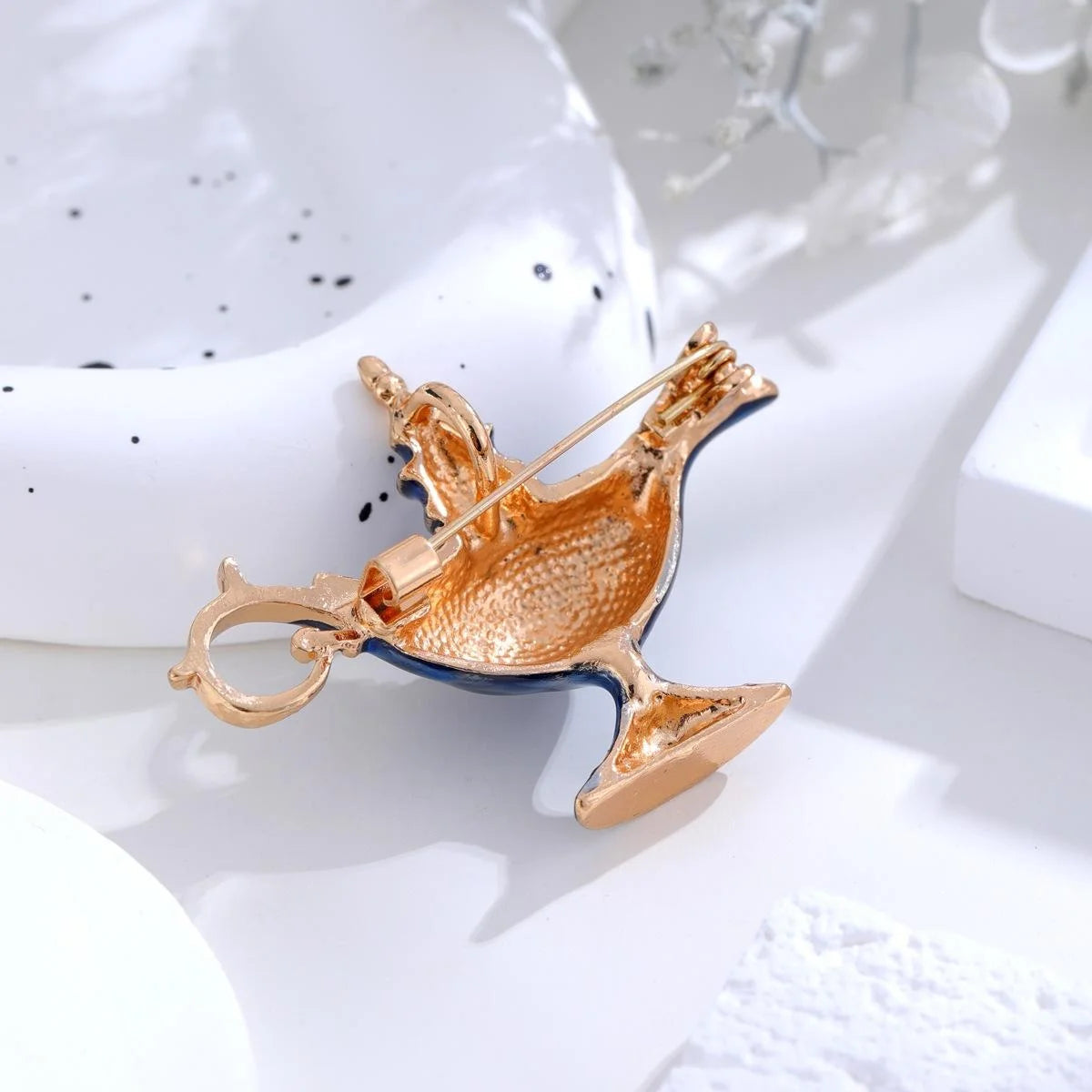 Vintage Exotic Aladdin Magic Lamp Enamel Alloy Brooch, Creative Mini Lapel Pin For Shirt Collar Gift