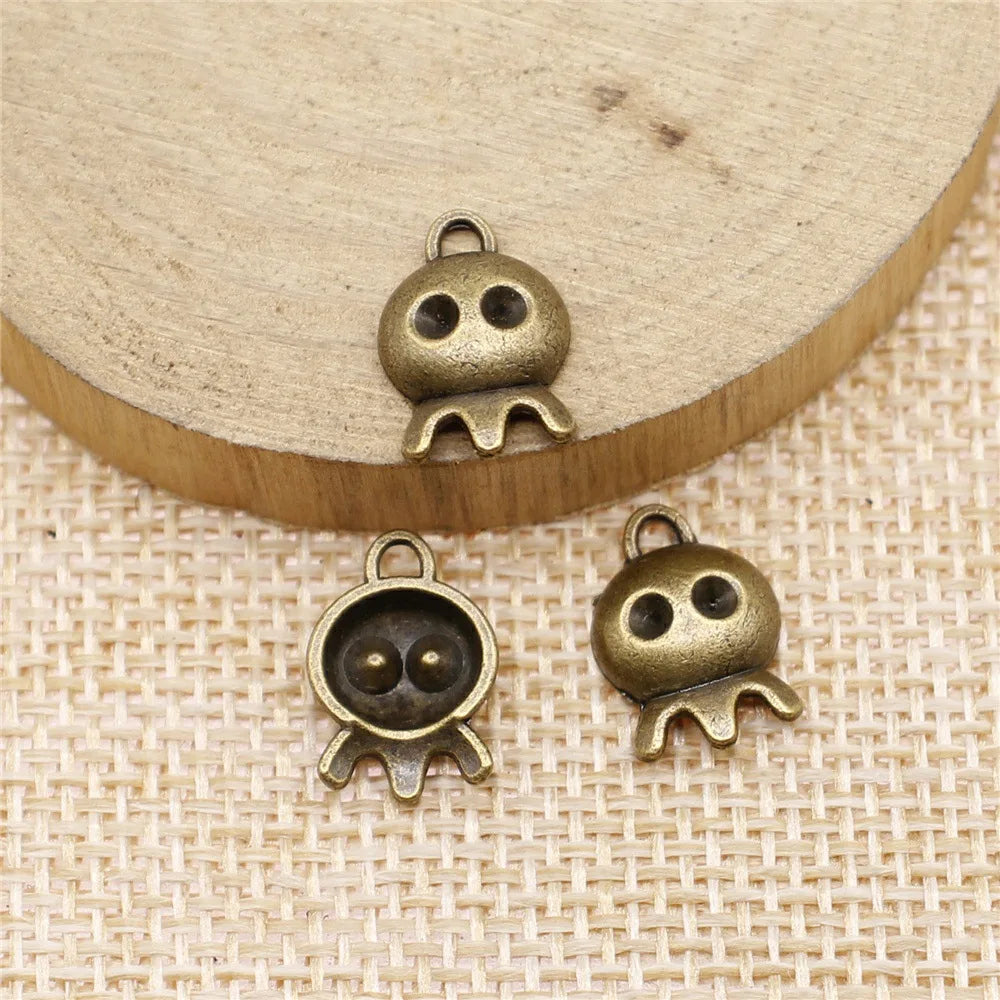 14x10mm 0.6g Antique Bronze Zinc Alloy Ghost Charm Pendant for Halloween DIY Jewelry Making