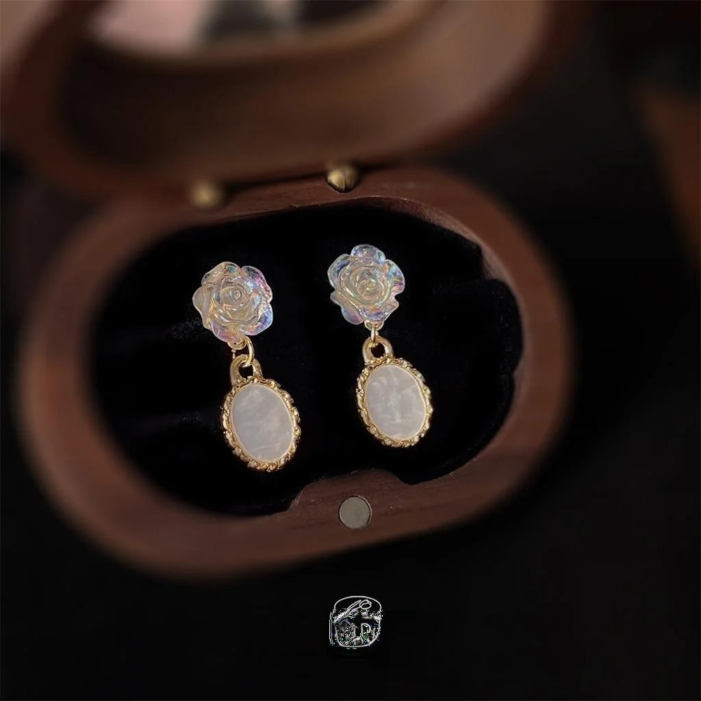 French Vintage Resin Rose Flower Stud Earrings Elegant Court Style Geometric Floral Jewelry