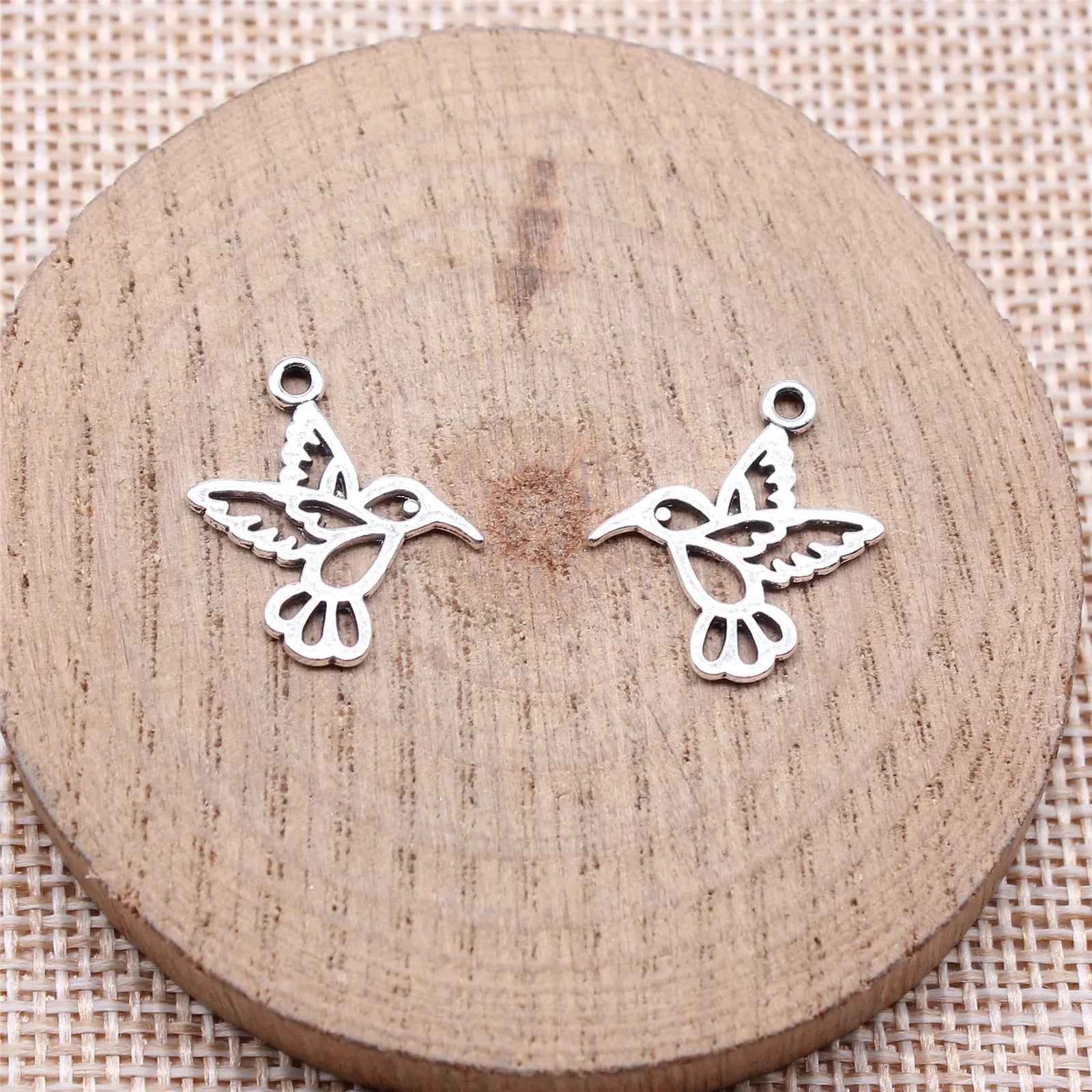19x17mm 0.63g Antique Silver Zinc Alloy Hollow Hummingbird Bird Charm Pendant for DIY Jewelry Making