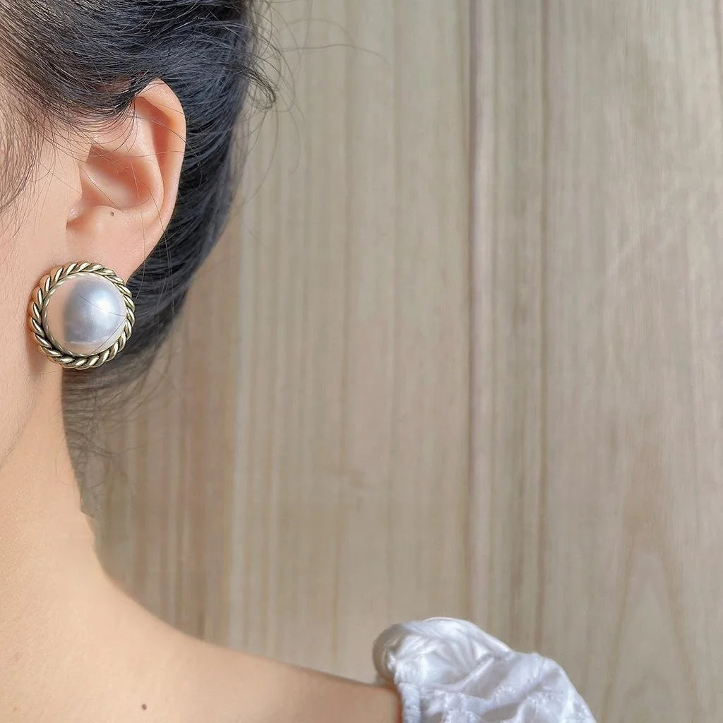 Vintage Hong Kong Style Silver Plated Copper Round Big Pearl Stud Earrings