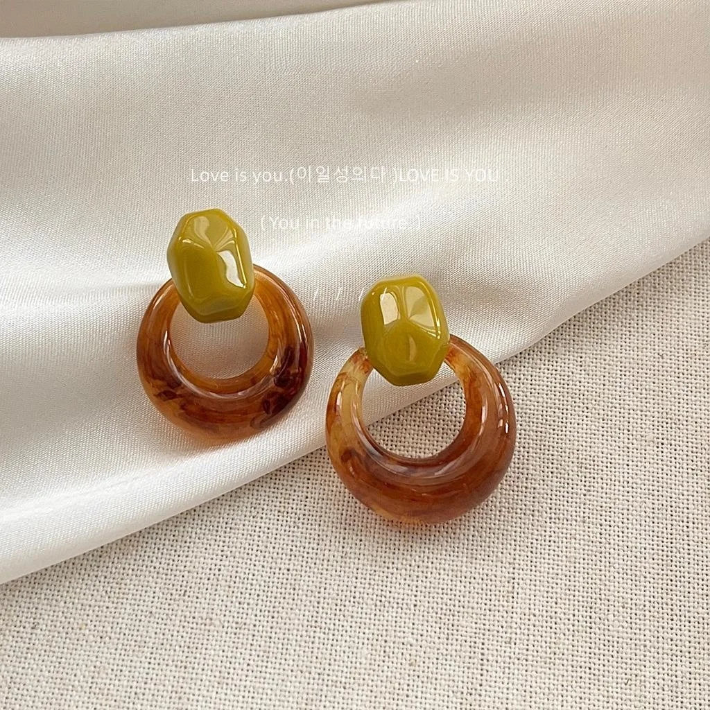 Original Design Contrast Color Acrylic Amber Round Geometric Drop Earrings