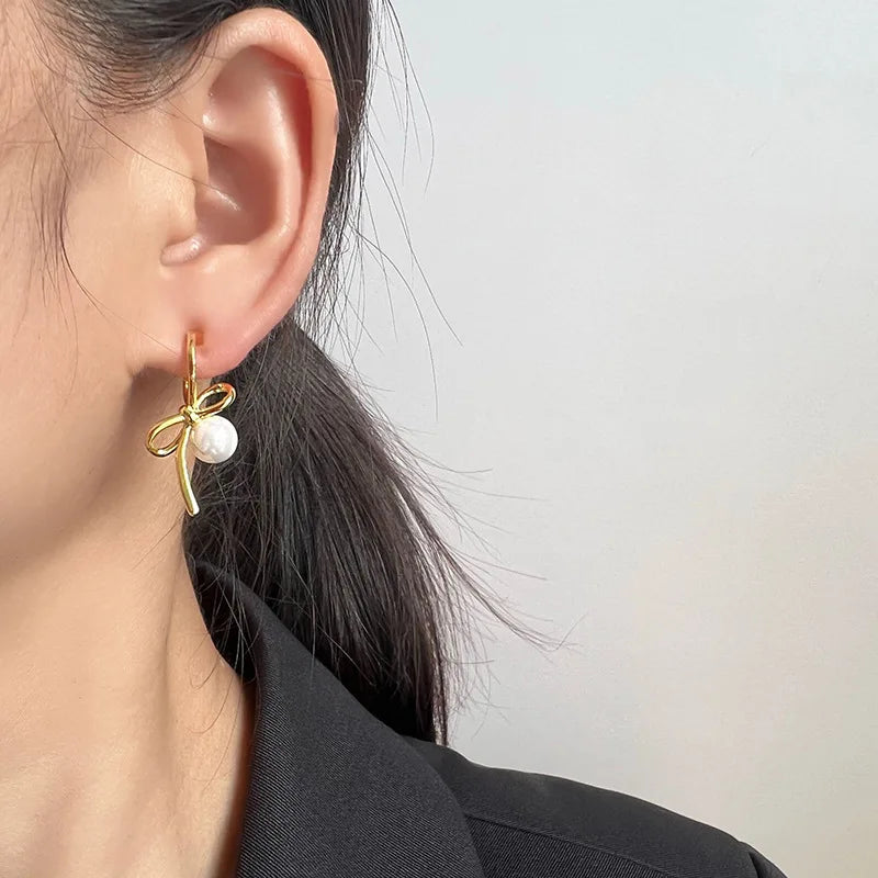 Elegant Gold Alloy Bowknot Pearl Spiral Stud & Clip On No Piercing Lightweight Luxury Drop Earrings