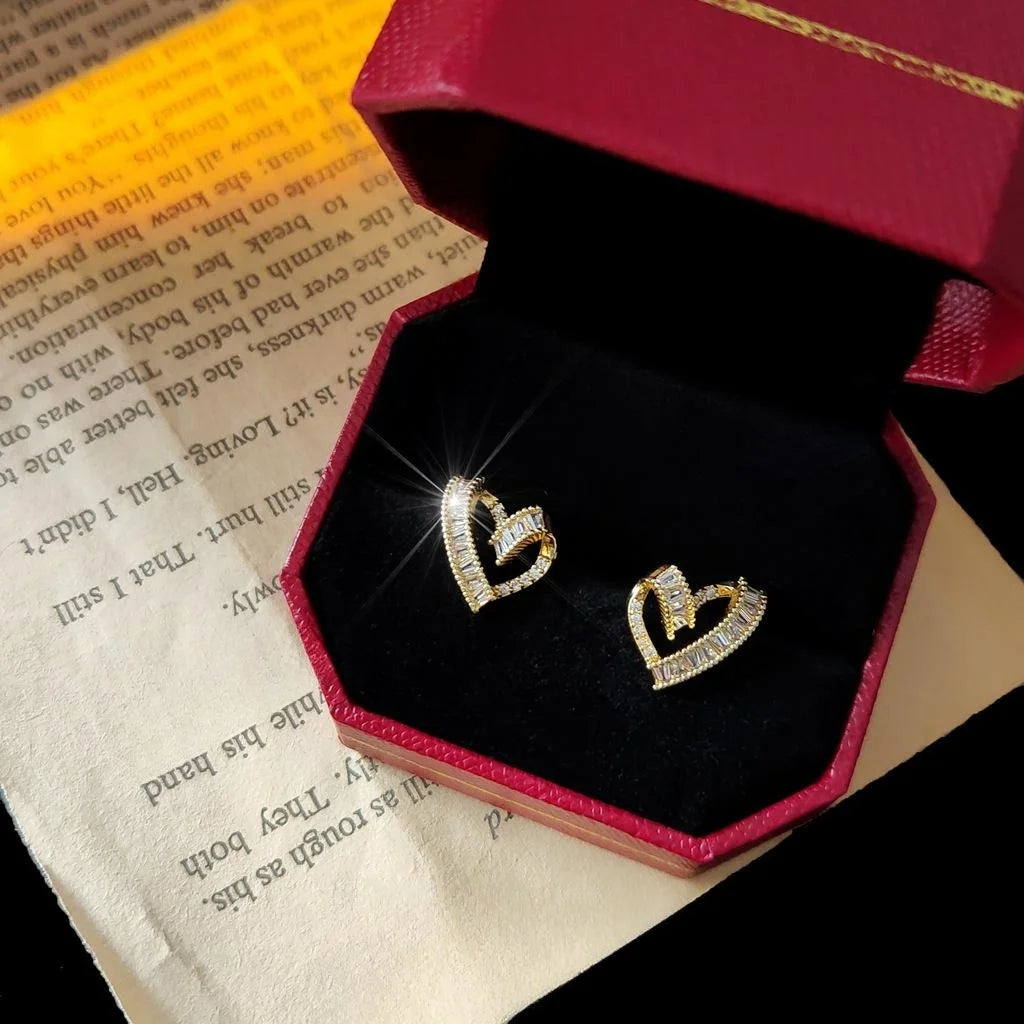 French Vintage 14K Plated Copper Irregular Heart Zircon Stud Earrings For Women