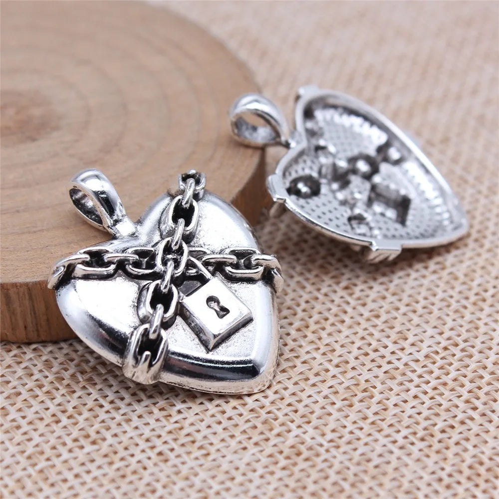 26x33mm 4.7g Antique Silver Zinc Alloy Gothic Chain Lock Heart Charm Pendant for DIY Jewelry Making