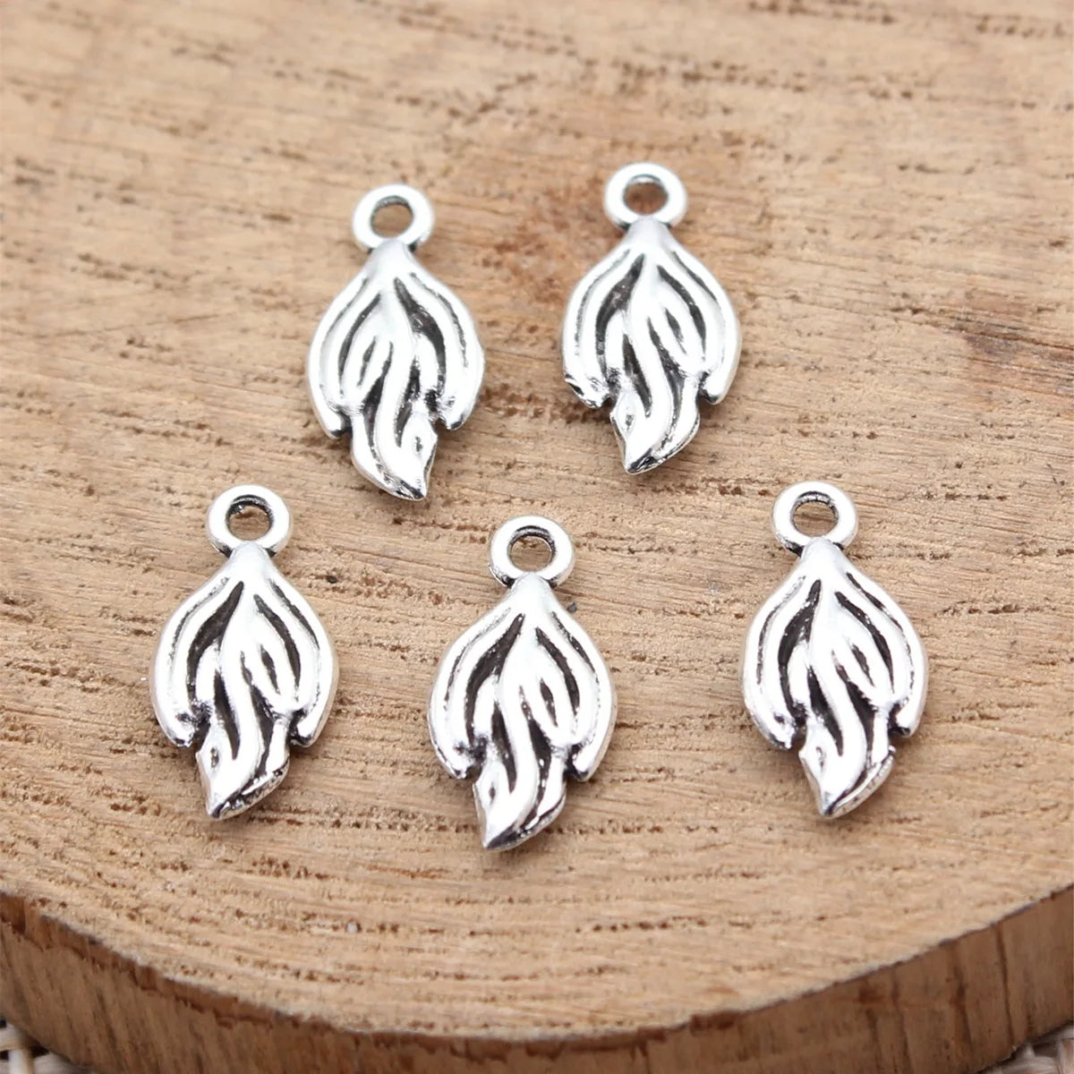 13x6.5mm 0.35g Antique Silver Zinc Alloy Leaf Charm Pendant for Garment Accessory DIY Jewelry Making