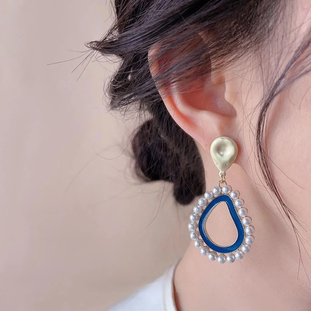 Vintage 14K Gold Plated Irregular Hollow Teardrop Drop Earrings With Glossy Pearl Statement Style
