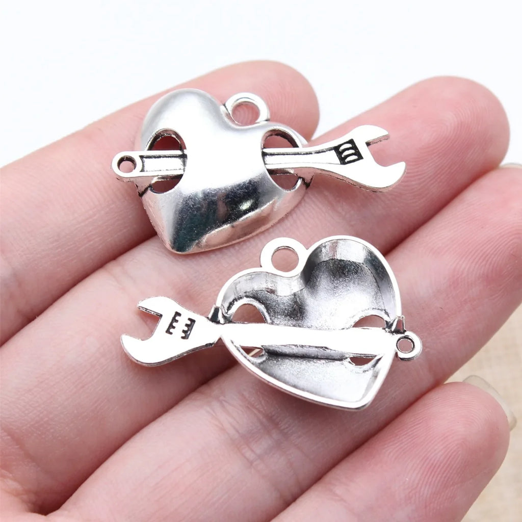 33x21mm 2.8g Antique Silver Zinc Alloy Heart Wrench Charm Pendant for DIY Tool Theme Jewelry